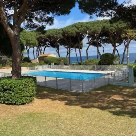 Apartment Vue Mer, Acces Prive Plage, Piscine
